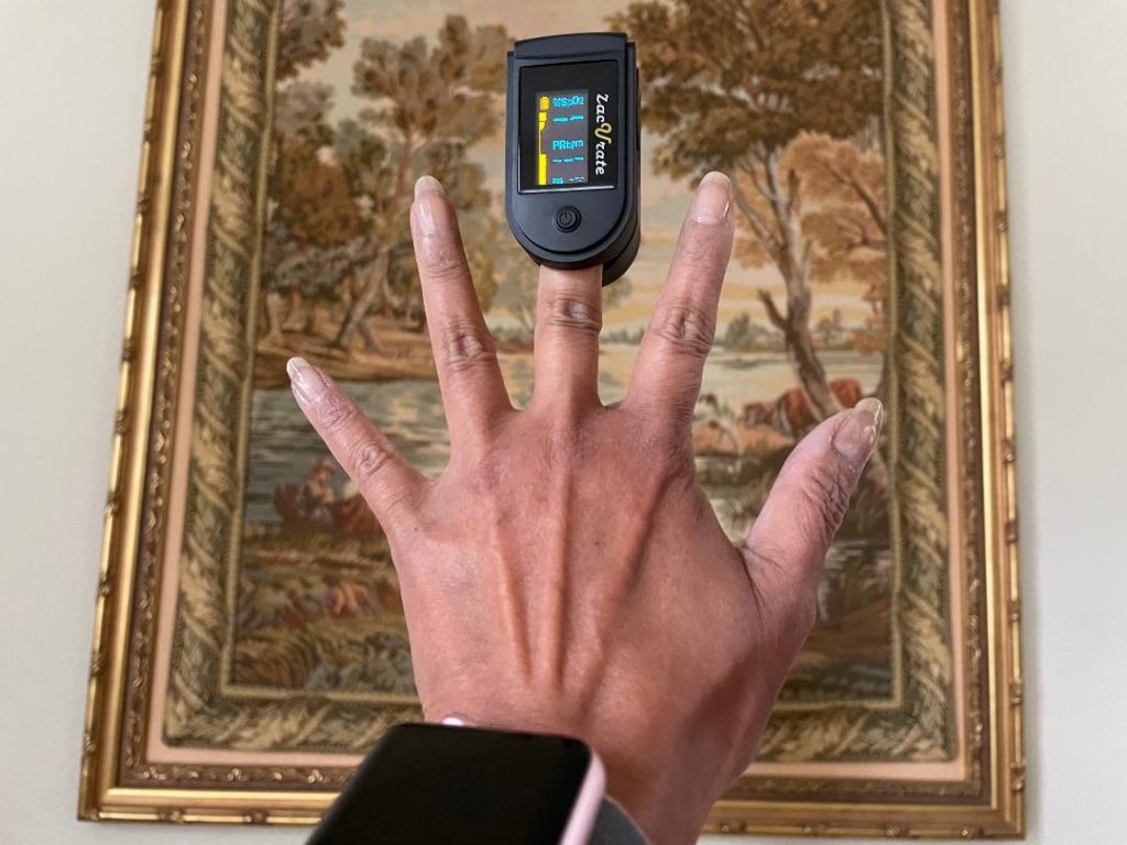 finger pulse oximeter